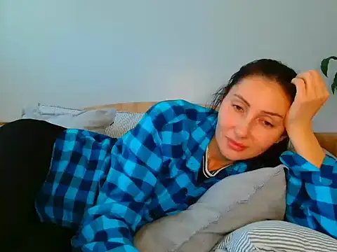 Snapshot of Irina9793 chatting on May 4, 2026, 10:22 am Irina9793 online show from May 4, 2026, 10:22 am