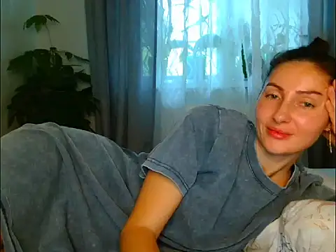 Snapshot of Irina9793 chatting on May 21, 2026, 6:42 am Irina9793 online show from May 21, 2026, 6:42 am