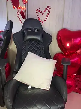 ElectraRhodes1 online show from February 13, 2026, 9:44 pm