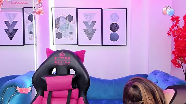 Agatha luxx online show from March 8, 2025, 12:41 pm