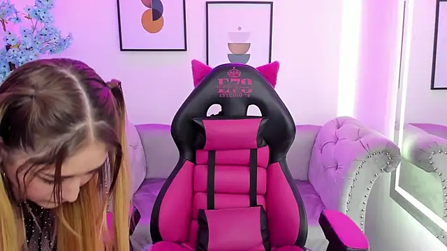 Agatha luxx online show from March 12, 2025, 12:36 pm