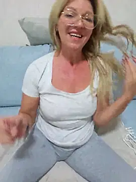 Melody73 online show from October 2, 2025, 6:20 am