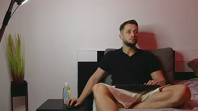 nicholasX1 online show from March 17, 2025, 5:12 am