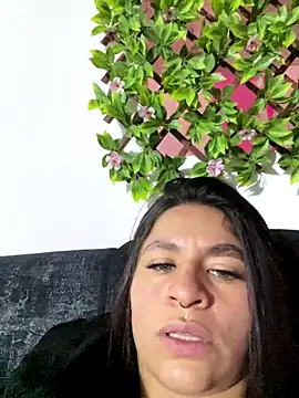 Snapshot of sofia_23x chatting on October 10, 2025, 12:48 pm sofia 23x online show from October 10, 2025, 12:48 pm