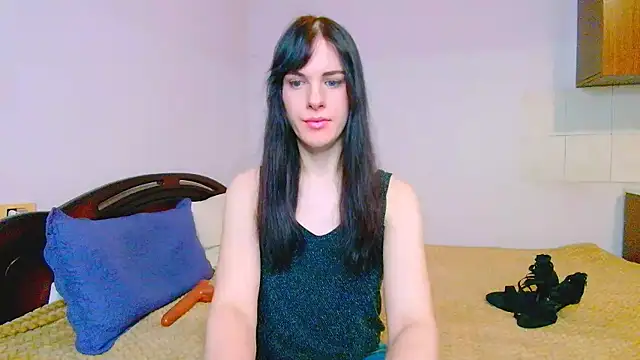 Nicole Redfields online show from September 23, 2025, 5:21 am