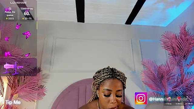 Snapshot of Hanaahquinn chatting on July 25, 2026, 11:52 am Hanaahquinn online show from July 25, 2026, 11:52 am