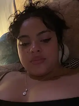 Snapshot of LunaSotto chatting on March 8, 2025, 11:07 pm LunaSotto online show from March 8, 2025, 11:07 pm