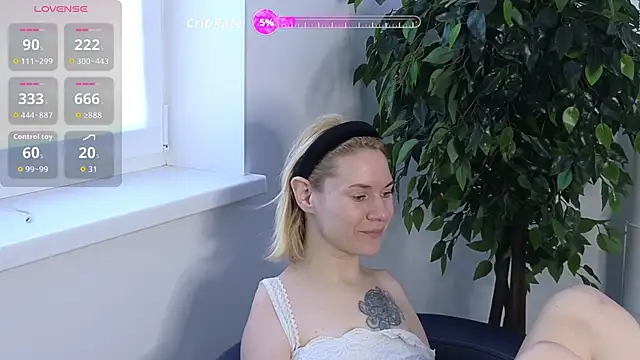 EmmaGallen online show from October 14, 2025, 9:21 am