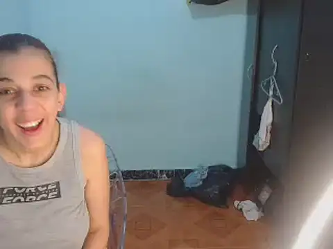 luli angel online show from September 9, 2025, 10:42 pm