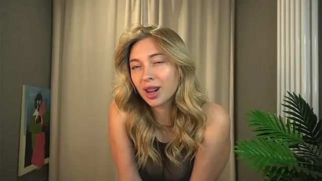 christie luv online show from September 9, 2025, 9:14 pm