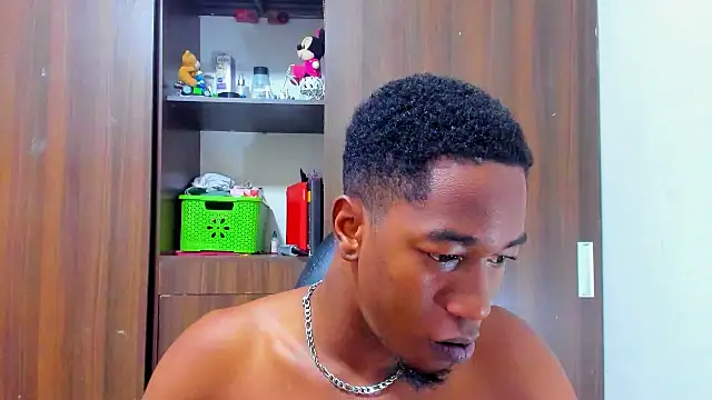 Snapshot of Dreamastercum_ chatting on April 29, 2026, 11:00 pm Dreamastercum online show from April 29, 2026, 11:00 pm