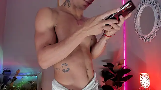 CRAZY-BOY99 online show from September 19, 2025, 9:43 am