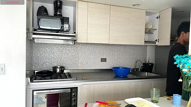 Snapshot of Miguel_bigcock chatting on December 16, 2025, 2:55 pm Miguel bigcock online show from December 16, 2025, 2:55 pm