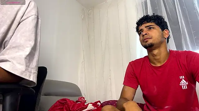 Snapshot of Miguel_bigcock chatting on December 17, 2025, 3:51 pm Miguel bigcock online show from December 17, 2025, 3:51 pm