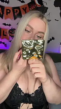 April Vancee online show from November 2, 2025, 3:25 pm