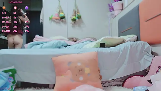 guoguo7777777 online show from January 18, 2026, 10:57 pm