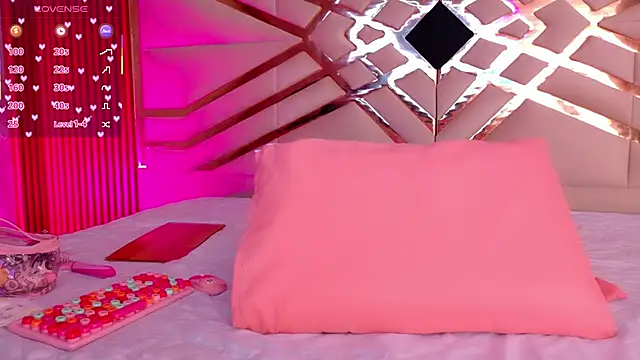 playfulcurvy online show from October 7, 2025, 7:44 pm