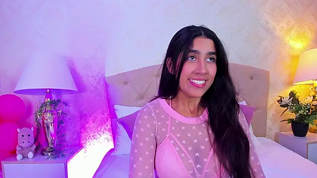 Mia Montess online show from April 13, 2026, 5:18 pm