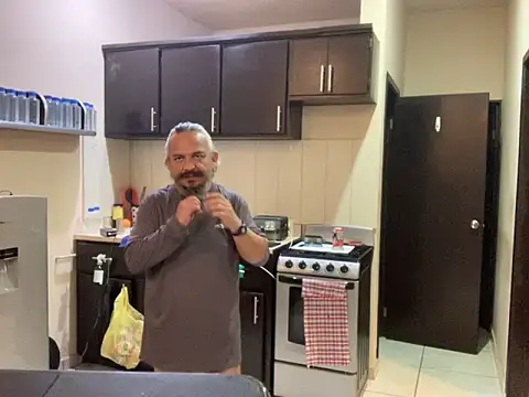 Snapshot of Sollhmaarh chatting on December 20, 2025, 6:20 am Sollhmaarh online show from December 20, 2025, 6:20 am