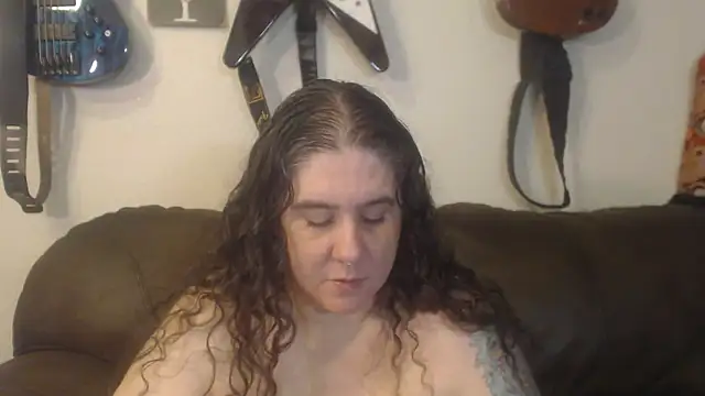 Snapshot of Dreaming_Of_Blue chatting on March 9, 2025, 7:37 pm Dreaming Of Blue online show from March 9, 2025, 7:37 pm