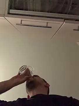 Snapshot of Maxpeins chatting on February 28, 2026, 11:50 pm Maxpeins online show from February 28, 2026, 11:50 pm