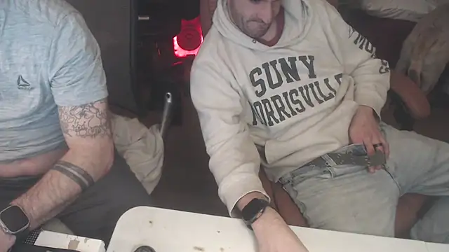 weknowourworth6999 online show from October 26, 2025, 10:04 pm