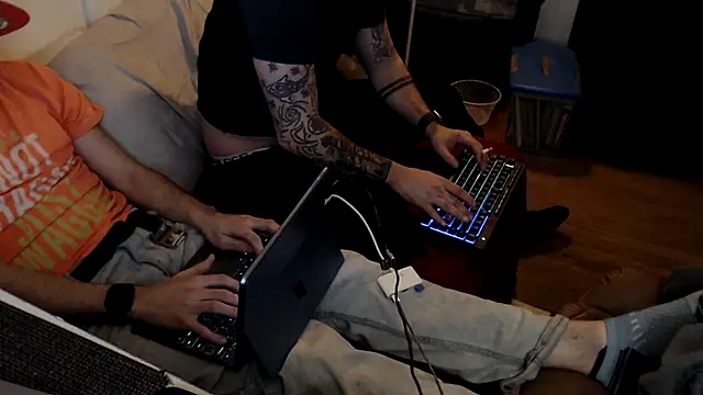 weknowourworth6999 online show from January 9, 2026, 7:33 am