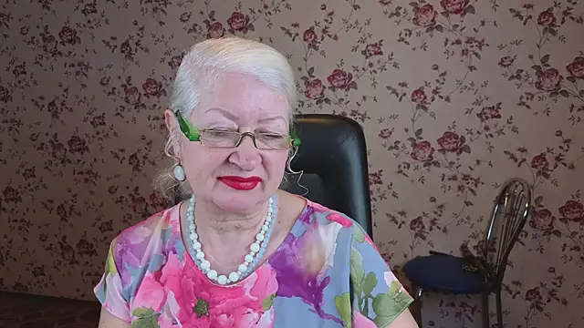 Maya Mayflower online show from December 22, 2025, 3:14 am