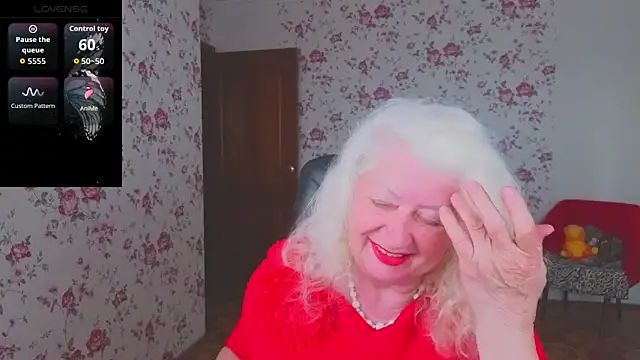 Snapshot of Maya_Mayflower chatting on May 21, 2026, 3:35 am Maya Mayflower online show from May 21, 2026, 3:35 am