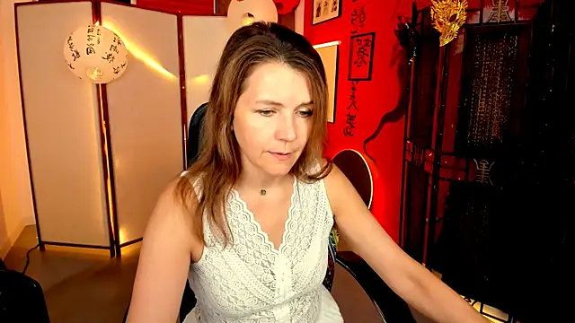 Snapshot of NicoleHitman chatting on May 13, 2026, 1:41 pm NicoleHitman online show from May 13, 2026, 1:41 pm