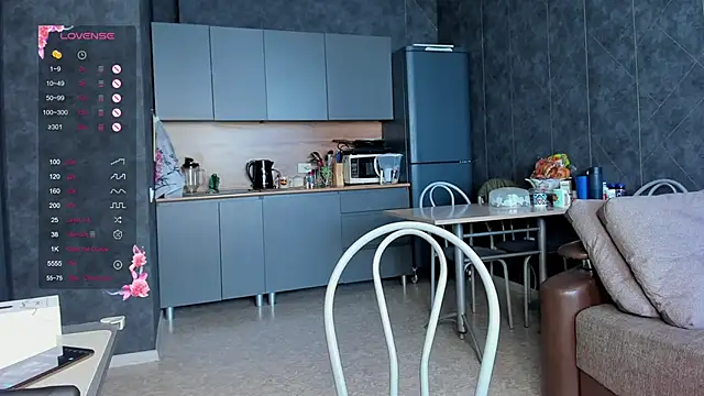 EvaTheHeart online show from October 2, 2025, 8:10 am