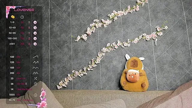 EvaTheHeart online show from December 2, 2025, 2:50 am