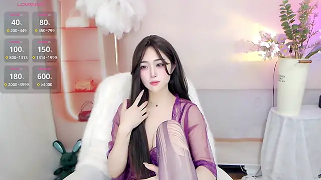 Snapshot of October_10 chatting on March 23, 2025, 8:26 am October 10 online show from March 23, 2025, 8:26 am