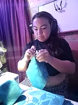 isis milove online show from February 26, 2026, 2:05 pm