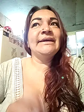 isis milove online show from April 10, 2026, 11:37 am