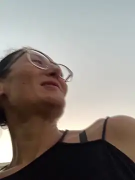 Snapshot of Anonim2026 chatting on September 15, 2025, 6:19 pm Anonim2026 online show from September 15, 2025, 6:19 pm