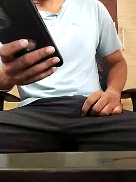 Snapshot of RightFielder chatting on December 1, 2025, 4:28 am RightFielder online show from December 1, 2025, 4:28 am