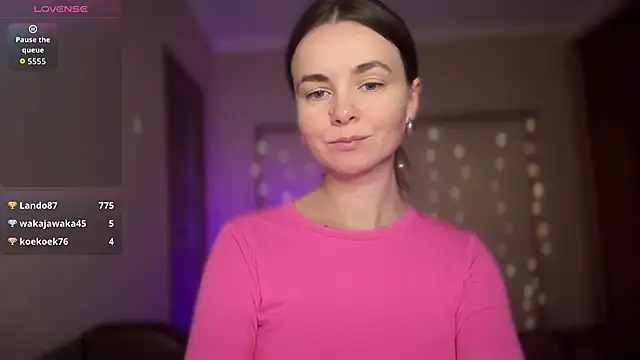 Snapshot of lanaloulou chatting on September 30, 2025, 2:27 am lanaloulou online show from September 30, 2025, 2:27 am