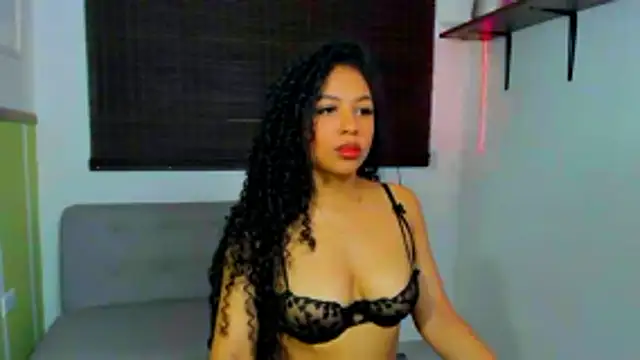 Snapshot of Sasha_rd chatting on November 24, 2025, 1:44 pm Sasha rd online show from November 24, 2025, 1:44 pm