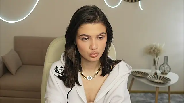 Snapshot of CathrynCovil chatting on March 21, 2025, 8:39 am CathrynCovil online show from March 21, 2025, 8:39 am