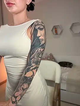 ValentinaMilann online show from April 15, 2026, 12:06 am