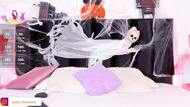 JackieDumont1 online show from October 28, 2025, 6:54 pm