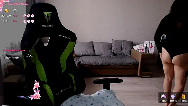 LisaAsianFlower online show from March 21, 2025, 5:11 am