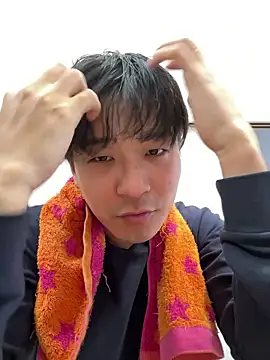 waka3232 online show from April 7, 2026, 2:56 am