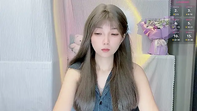 Snapshot of Evelyn-168 chatting on October 11, 2025, 12:47 pm Evelyn-168 online show from October 11, 2025, 12:47 pm