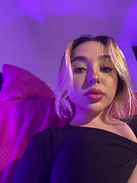 Snapshot of Amorkiss_ chatting on February 21, 2026, 4:35 am Amorkiss online show from February 21, 2026, 4:35 am