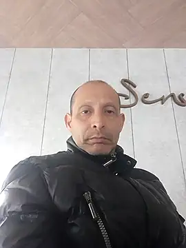 Snapshot of locotronalo chatting on September 27, 2025, 12:43 pm locotronalo online show from September 27, 2025, 12:43 pm