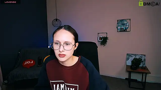 mona cloud online show from March 16, 2025, 3:28 pm