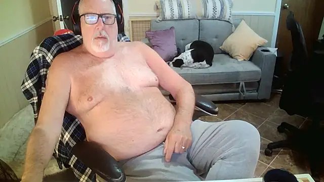 Snapshot of superbearboss chatting on June 7, 2026, 3:16 pm superbearboss online show from June 7, 2026, 3:16 pm