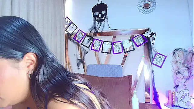 Snapshot of AvaX_777 chatting on October 16, 2025, 12:28 pm AvaX 777 online show from October 16, 2025, 12:28 pm